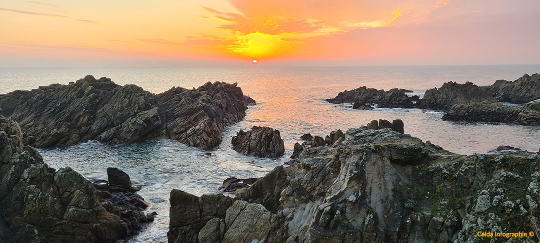 Coucher de soleil sur la côte de Batz sur mer